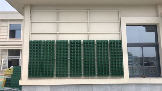 スタイリッシュな緑の壁のための外壁の緑の植物 プラスチック垂直庭園の花の積み重ねポット